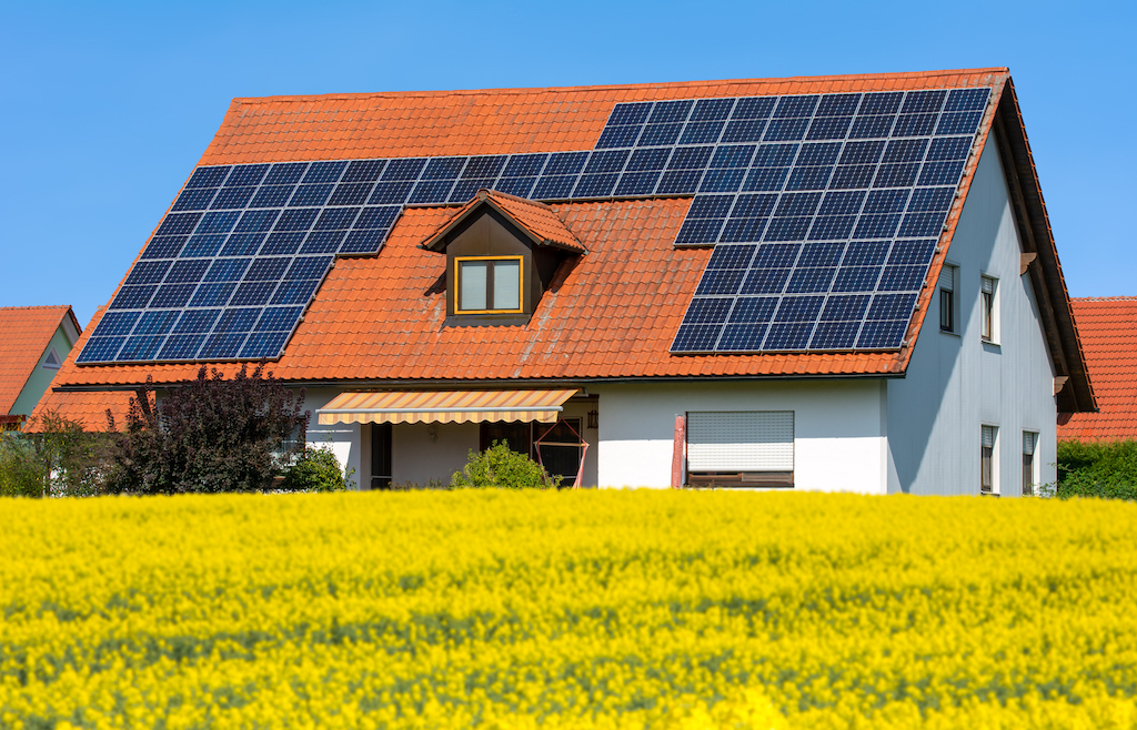Energia słoneczna: jak obniżyć rachunki za energię w domu?